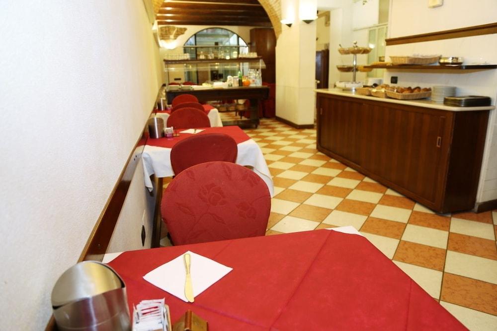 Antico Residence Мантова Екстериор снимка